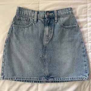 Old Navy Light Blue Denim Mini Skirt - Casual High-Rise Style